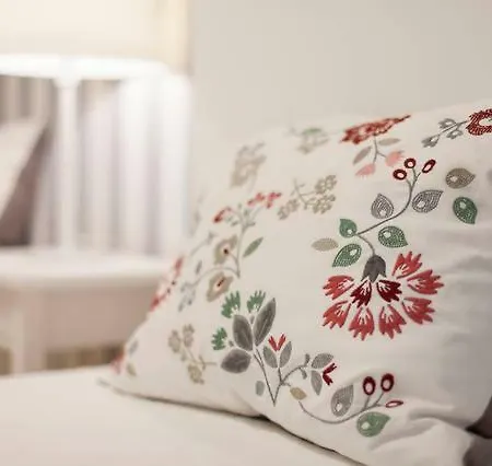 Casa Largo De Santo Antonio Da Sé 8 Lisboa