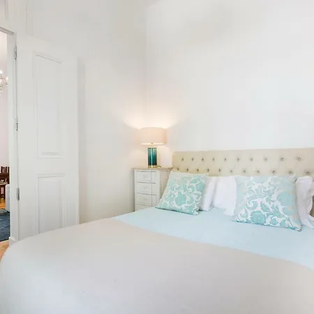 Lägenhet Casa Largo De Santo Antonio Da Se 8